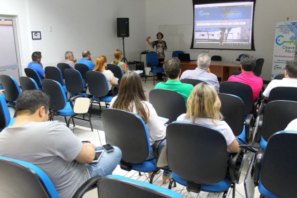 Secovi-Oeste/SC - Associados participaram da palestra sobre o Portal Chave Fcil